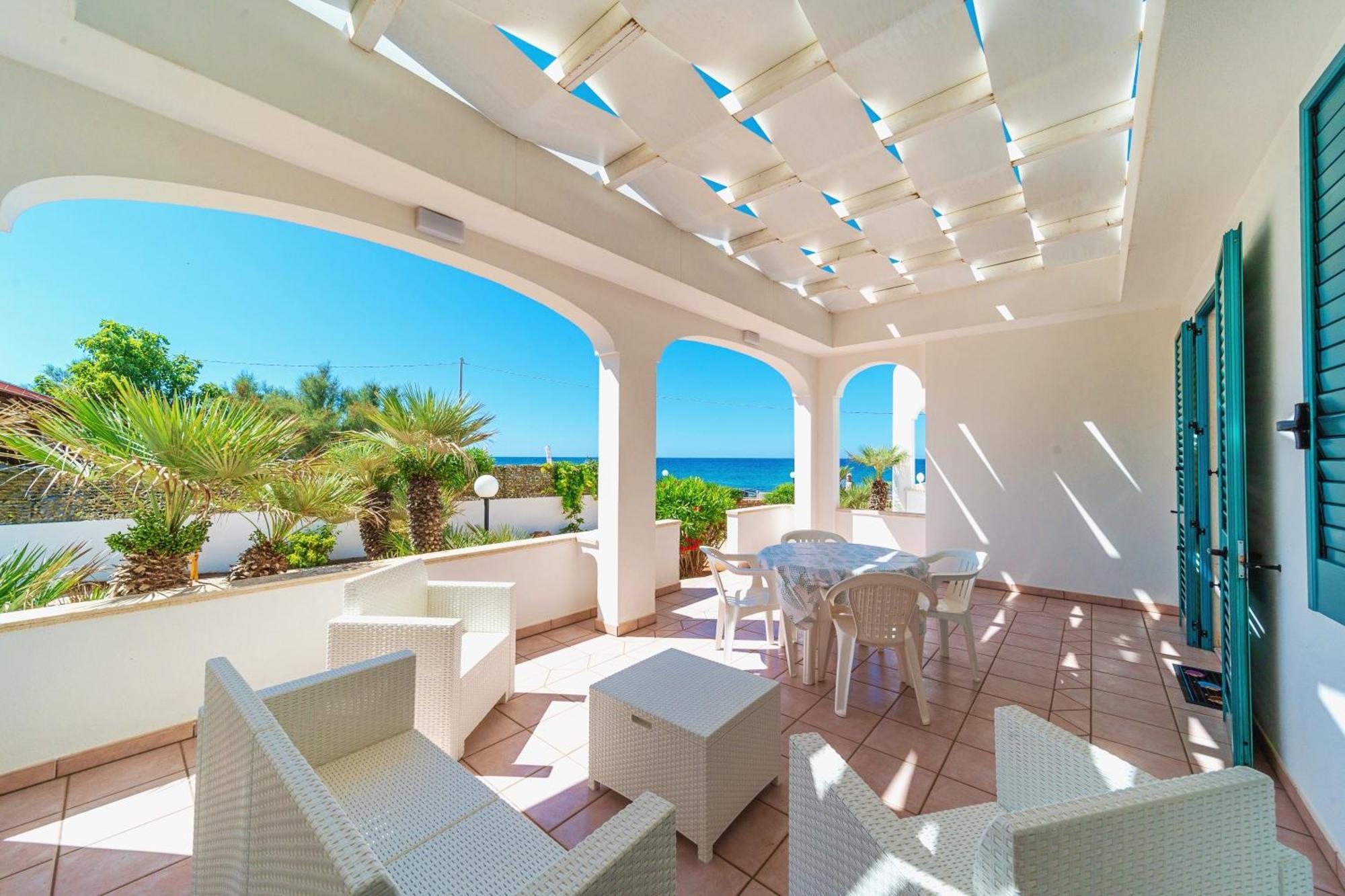 Residence Oasi Sul Mare Torre Suda Bagian luar foto