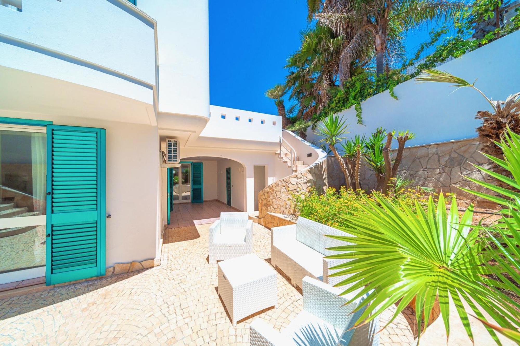 Residence Oasi Sul Mare Torre Suda Bagian luar foto