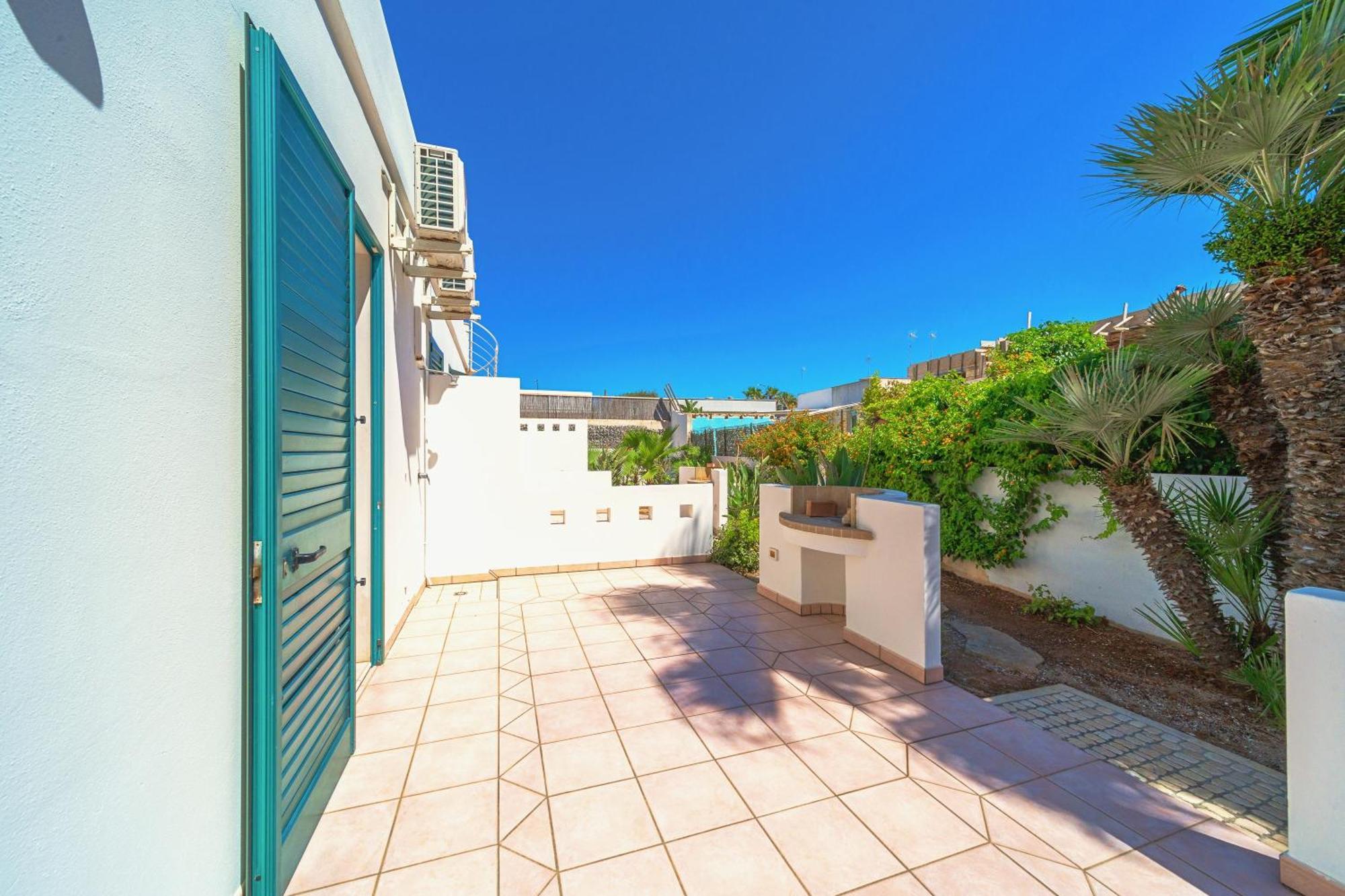 Residence Oasi Sul Mare Torre Suda Bagian luar foto