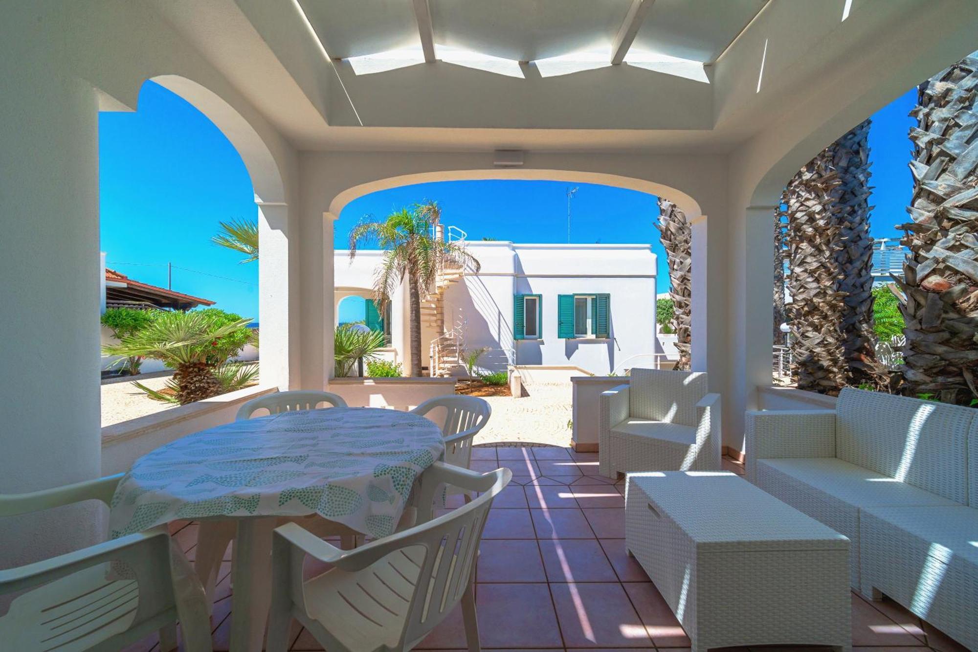 Residence Oasi Sul Mare Torre Suda Bagian luar foto