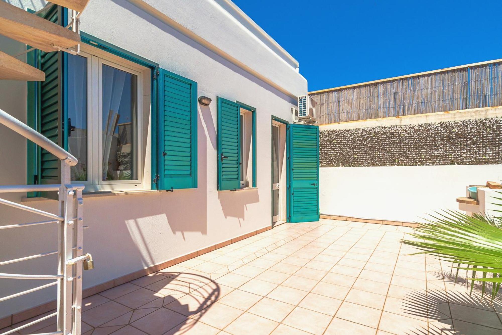 Residence Oasi Sul Mare Torre Suda Bagian luar foto