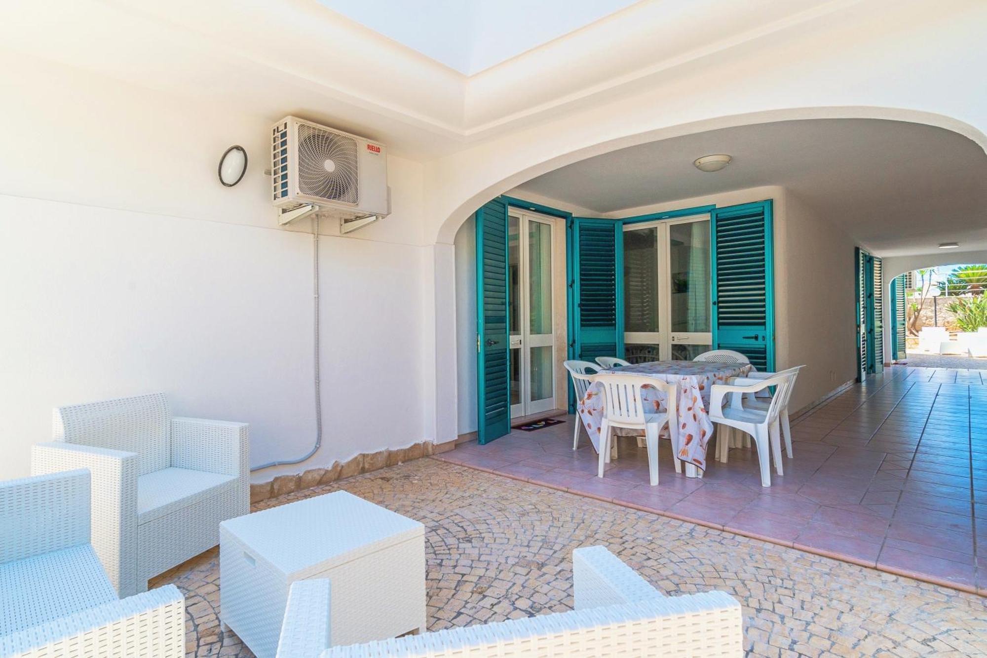 Residence Oasi Sul Mare Torre Suda Bagian luar foto