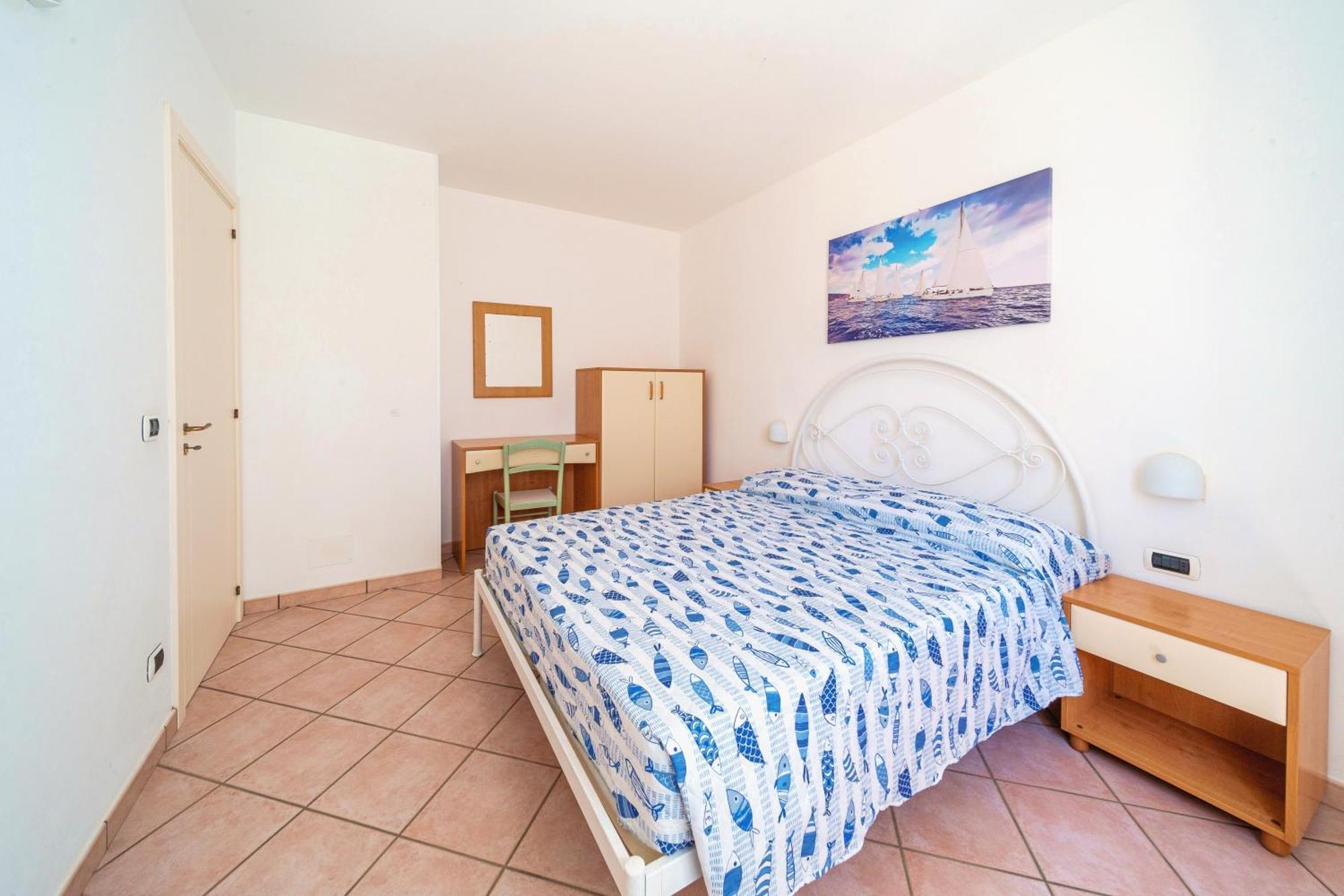 Residence Oasi Sul Mare Torre Suda Bagian luar foto