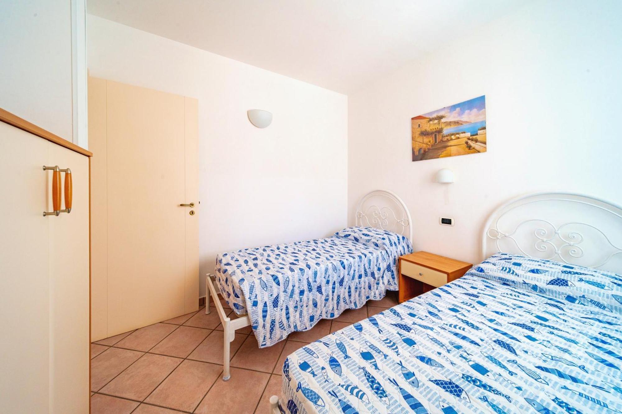 Residence Oasi Sul Mare Torre Suda Bagian luar foto
