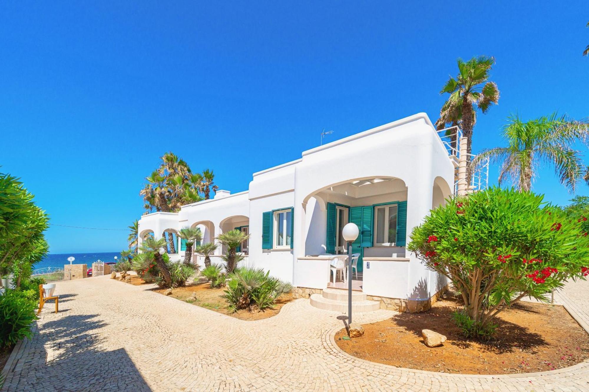 Residence Oasi Sul Mare Torre Suda Bagian luar foto